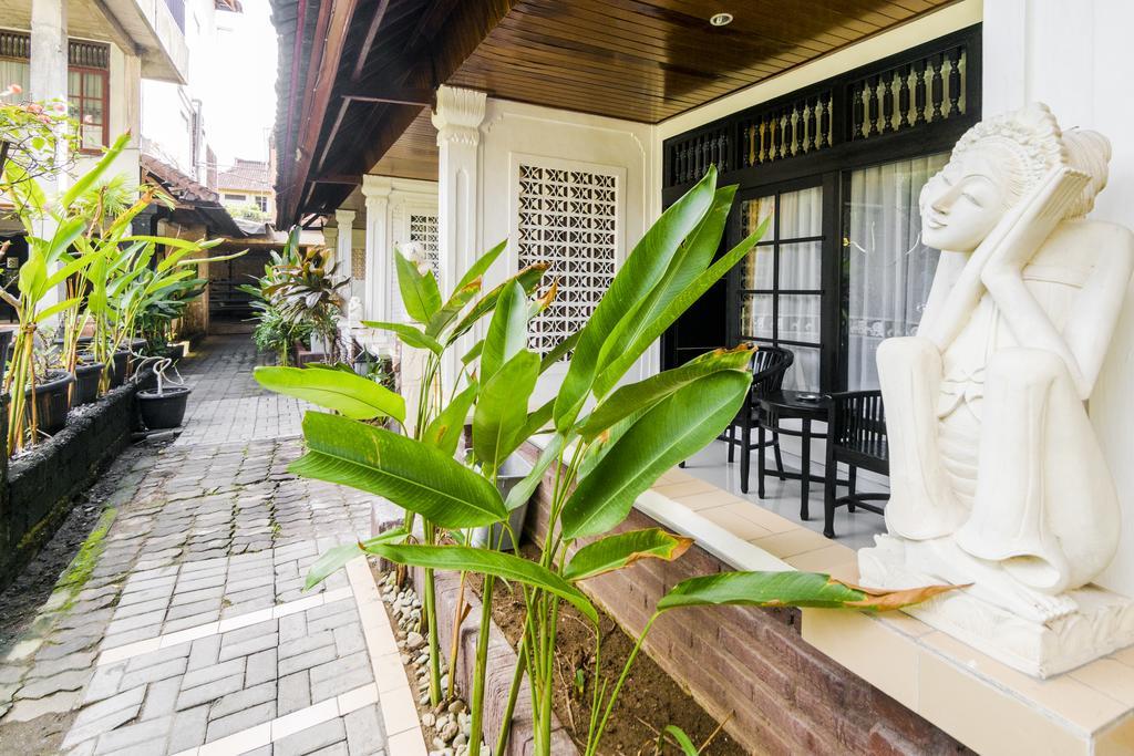 Hotel Reddoorz @ Poppies Lane 1 Kuta Lombok Exterior foto
