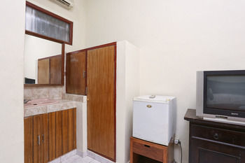 Hotel Reddoorz @ Poppies Lane 1 Kuta Lombok Exterior foto
